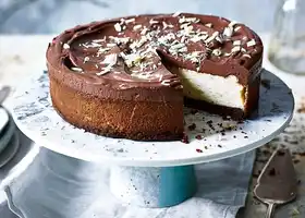 New York cheesecake with chocolate soured cream topping recipe