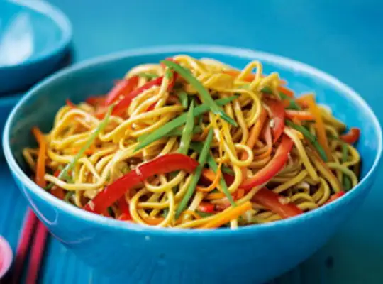 Stashcook | Ken Hom vegetable chow mein