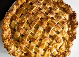 Classic apple pie with cinnamon cream recipe