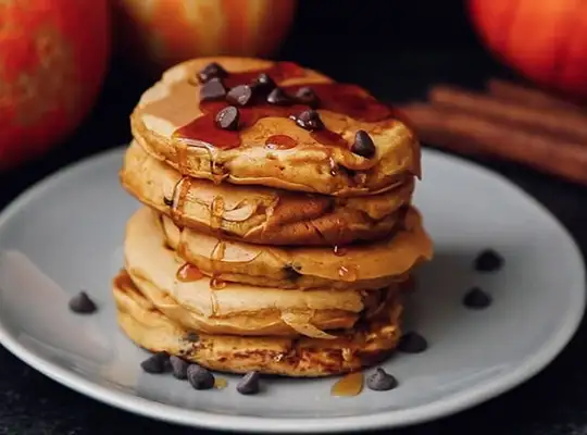 Stashcook | Vegan Pumpkin Pancakes with Chocolate Chips