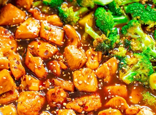 Stashcook | Skinny 15-Minute Sesame Chicken and Broccoli