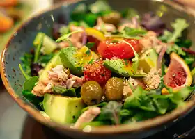 Mediterranean Tuna and Mixed Greens Salad recipe