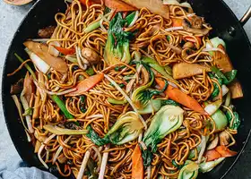 Vegetarian Chow Mein (素菜炒面) recipe