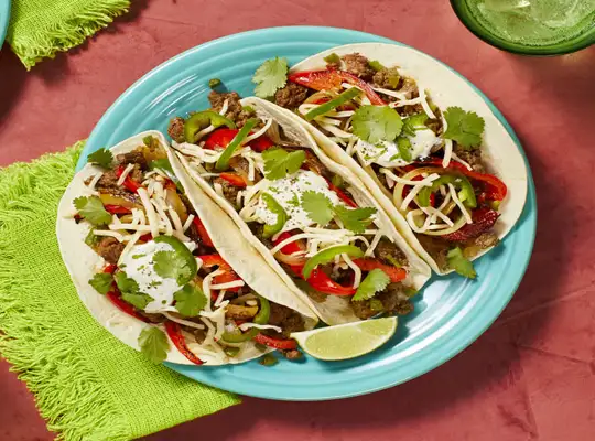 Stashcook | Southwestern Beef Tacos with Bell Pepper, Lime Crema, and Pepper Jack Cheese