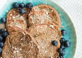 4 Ingredient Vegan Banana Oatmeal Pancakes recipe