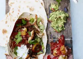 Chicken fajitas with guacamole recipe