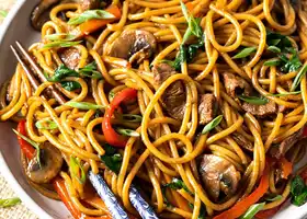 10-Minute Easy Beef Lo Mein recipe